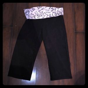 VS Pink Yoga Capris Sz L